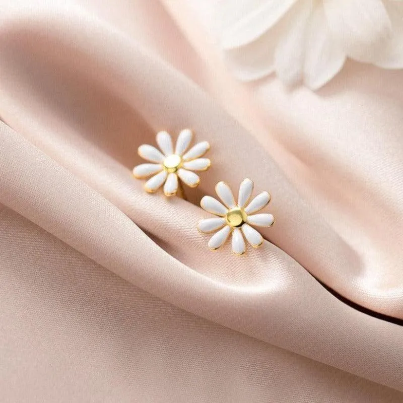 Glowing Daisy Studs