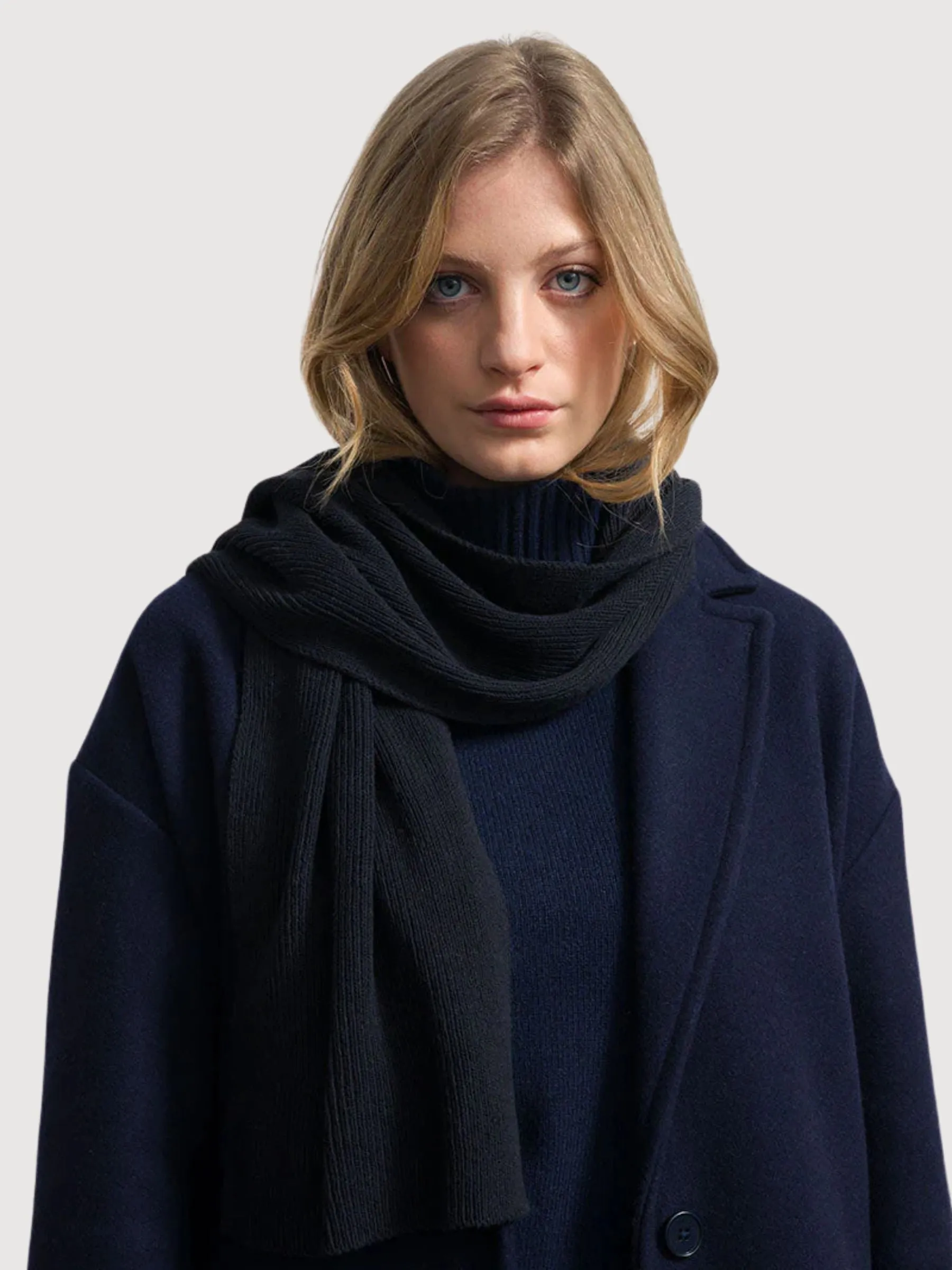 Scarf Federico Black Unisex in  recycled cashmere | Rifò