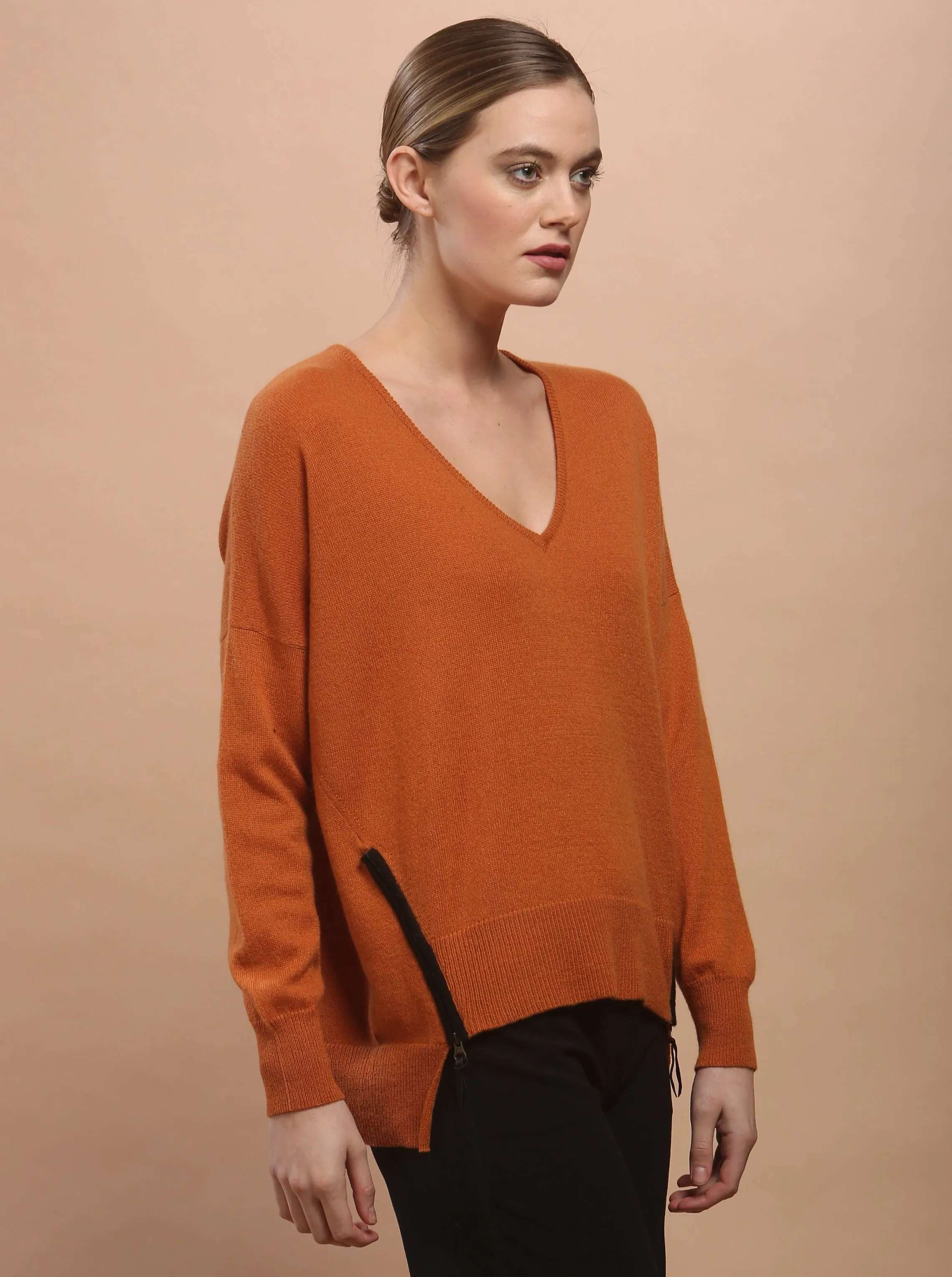 Zipper Trimmed V neck Cashmere Sweater