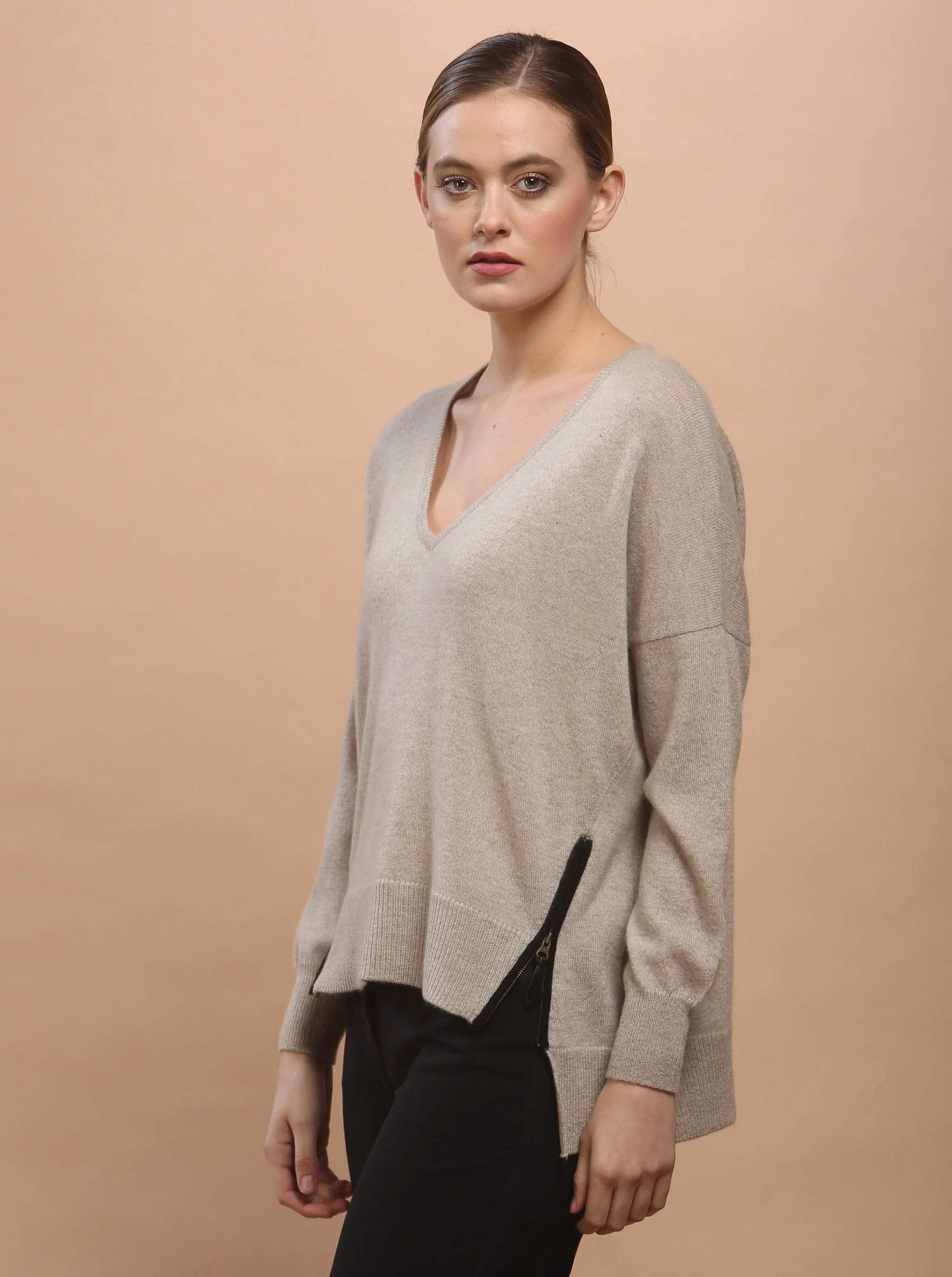 Zipper Trimmed V neck Cashmere Sweater